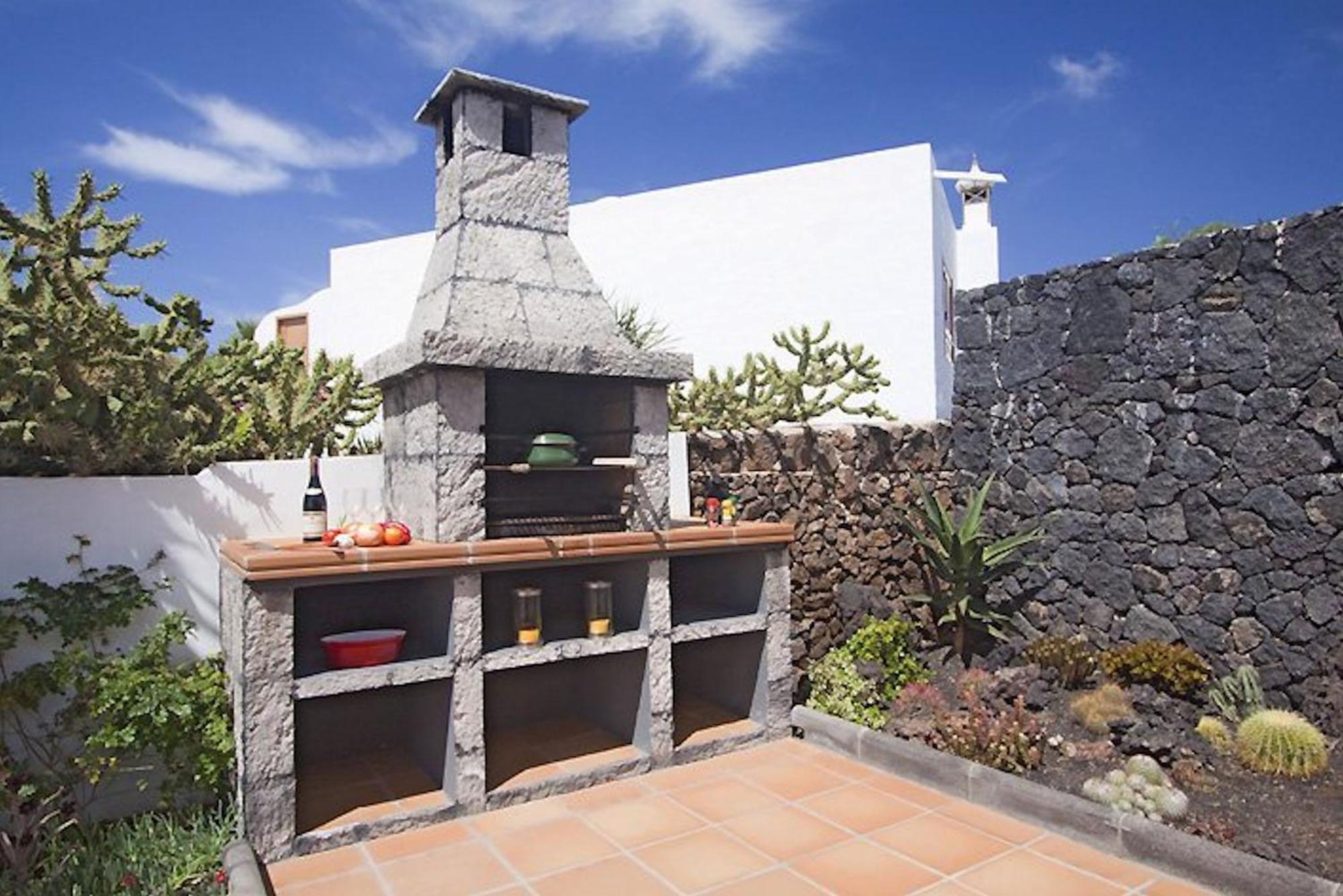Lovely Los Mojones Villa Casa Jasmine Heated Pool Short Walk To Beach Puerto Del Carmen Puerto del Carmen  Luaran gambar